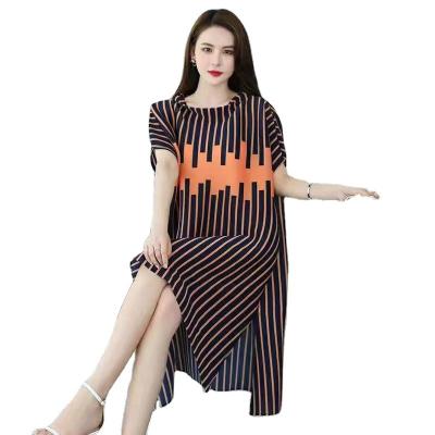 China 2022 Breathable Hot Selling Custom Design Popular Dresses Women Lady Korean Plus Size Casual Dresses New Fashion Lady Style Loose Dress for sale