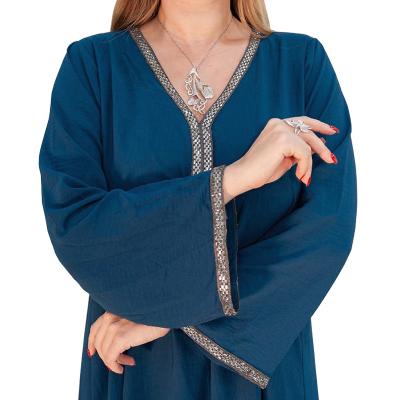 China 2006kuwii Retro V-Neck Abaya Muslim Middle East Long Robe Hot Drilling Muslim Dress for Women Muslim Abaya Dubai Long Dress S-2XL for sale