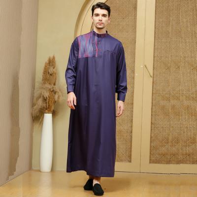 China 9002 kuwii hot sale simple muslims embroidered mens long robe muslim men dress islamic abaya 52\54\56\58 for sale