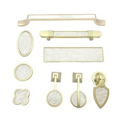 China New High Quality Chinese Brass Zinc Hole Solid Hardware Cabinet Handle Cabinet Double Handle Brass Knobs for sale