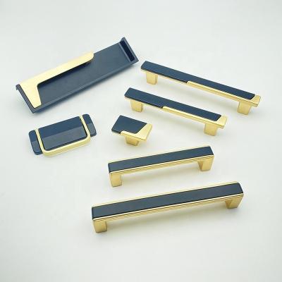 China Hot Luxury Style Style Zinc Double Color Gold And Black Handles In Metal Knobs Cabinet Pulls for sale