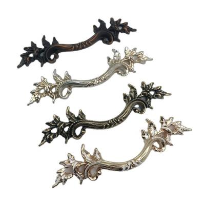 China Hot European French zinc design old style antique silver three-dimensional cabinet drawer pull cupboard handles for sale