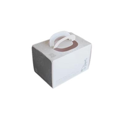 China Recycled Materials Custom Retail Printed Style Folding Food Bakery Packaging to go takeaway Cake Box with Window/Handle for sale