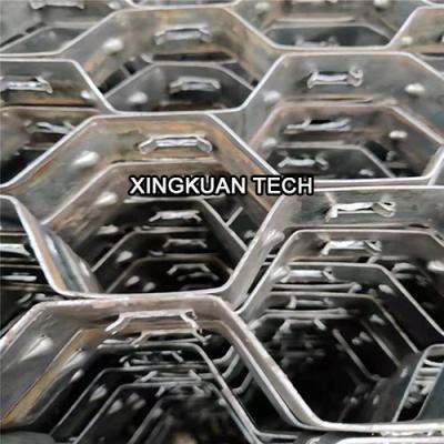 China 2.5X25mmX50mm Hexagonaal Mesh Wire Low Koolstofstaalh type voor Vuurvaste Voering Te koop