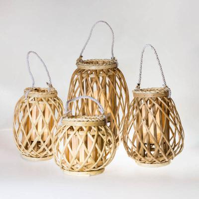 China Wholesale Natural Handmade Wicker Handwoven Bamboo Rattan Candle Holder Home Decoration Wicker Wooden King Craft Viet Manufacturer for sale