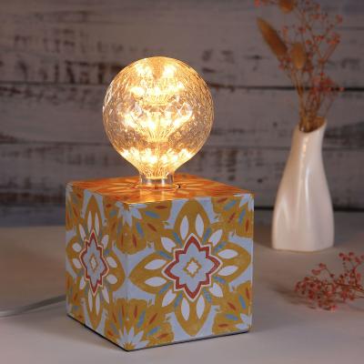 China Exclusively design Cube iron Table Lamp bedside lamp with retro sticker with 3 colors for sale