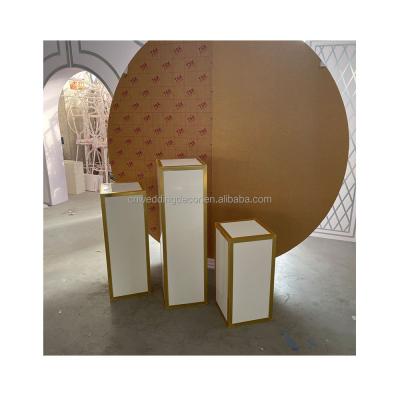 China Recyclable white with gold side wedding pedestal cake stand wedding stand pillars on sale for sale