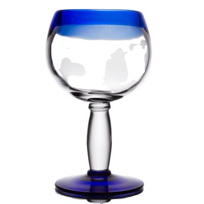 China Sustainable MEXICAN GLASSWARE Artisan Crafted Hand Crafted Recycled Aruba Blown 16 oz. Round cocktail wine glass with blue rim for sale