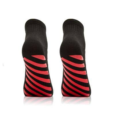 China Anti-skid Northern Trampoline High Jump Socks Non-slip Slipper Socks Grip Soccer Yoga Men Socks Sports for sale