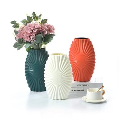 China Sustainable Unbreakable Plastic Modern Simplicity Plastic Flower Vase Home Decor for sale