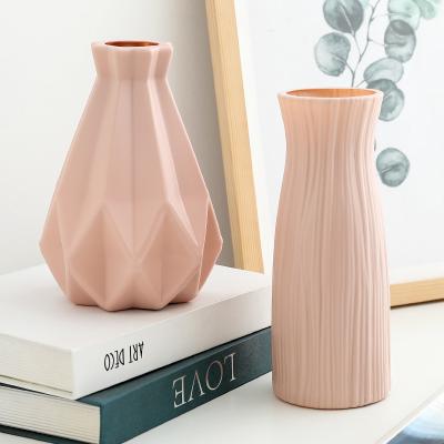 China Nordic Viable Plastic Flower Vases Small Art Plastic Vase For Flowers for sale