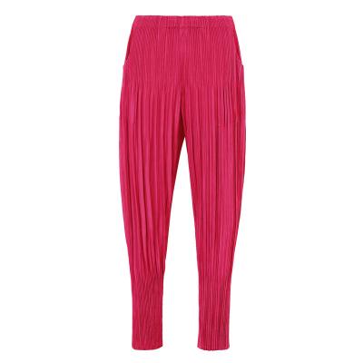 China 2022 new hot sale Anti-wrinkle design multi color pleated material high quality women plus size straight pants for sale