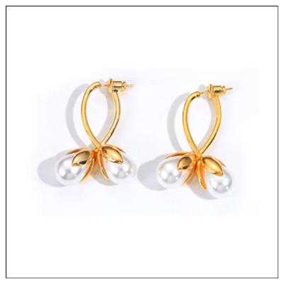 China Wholesale CLASSIC Customize Luxury Tasty Sterling Silver Zircon Fresh Water Pearl Stud Earrings For Women Plated 925 for sale