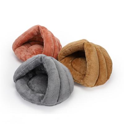 China Travel Many Sizes Stock Warm Cute Winter Dog Bed , Luxury Plush Cat House Pet Products Pet Bed for sale