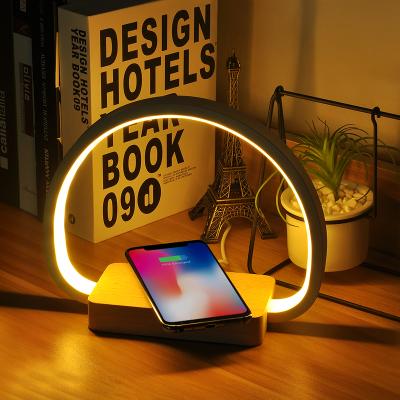 China Modern Hot Selling Modern In Amazon Desk Lamp With Wireless Charger Motion Sensing Cabinet Night Light for sale