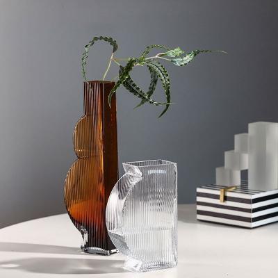 China Wedding Minimalist Decorative Glass Vase Clear Brown Home Decor Dried Flower Vases for sale