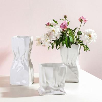 China Nordic Minimalist Luxury Long Workmanship Decorative Irregular Vase High Quality Wedding Vases For Home Decor for sale