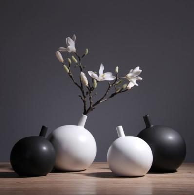 China Good quality handmade wholesale 2022 Nordic luxury ceramic decorative vases for home for sale