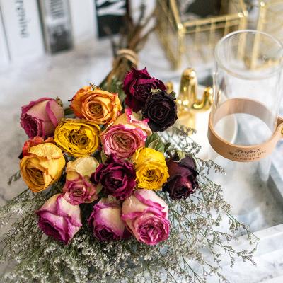 China 2021 Yunnan hot sale cheap dry flower beautiful colorful free sample dry rose flower for wedding decoration for sale