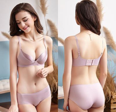 China Morandi V Back Breathable Deep Closure Woman Seamless Bra 32 Size Lift Adjustable Brasieres Mujer Double Strap T-shirt Bra for sale