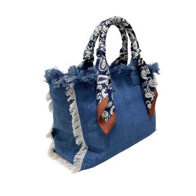 China Universal Fringe Fashion Tassel Can Be Canvas Tote Beach Bag Crossbody Bag Women's Summer 2021 Tote And Messenger New Bags for sale