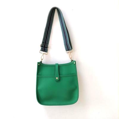 China 2020 New Wholesale Ladies Green Color Comfortable Solid PU Cross - Body Bag With Free Matching Fashion Top Straps for sale