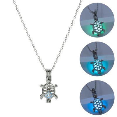 China Cute Glow In The Dark Turtle Necklace For Men Women Sea Animal Turtle Fluorescent Luminous Jewelry Pendant Halloween Gift for sale