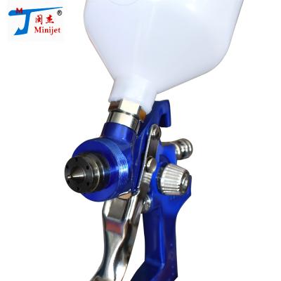 China Paint Spray Gun 600ML Agricultural Fiberglass Automatic Spray Gun For Automobile Spray Furniture for sale