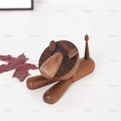 China Europe Home Decor Small Furniture Ornaments Wooden Lion Opens Tail Large Wooden Gifts Small Wooden Crafts Gifts for sale