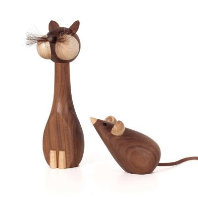 China Europe Hot Sale Wooden Animal Accessories Lovely For Nordic Style Home Decor Walnut Cat And Mouse for sale