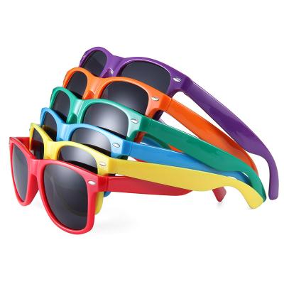 China Factory Direct Sales High Quality Wholesale Glass Christmas Props Sunglasses Unisex Uv400 Men for sale