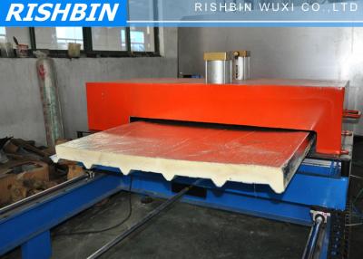 China Discontinuous PU Sandwich Panel Machine for Roof Panel 380 v 50hz for sale