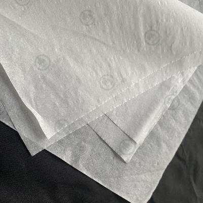 China Papel de tejido personalizado para el baño 100% de madera virgen de pulpa suave y segura para la piel sensible en venta