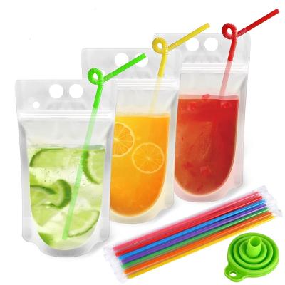 China Disposable Resealable Double Zipper Juice Beverage Pouches Clear Drink Handheld Bags With Disposable Plastic Straws for sale