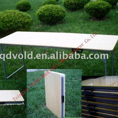 China Solid Wood Lightweight Wooden Folding Table for sale