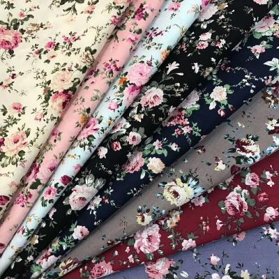 China Viable Beauty Roses Floral Printed 100% Cotton Fabric For Kids Girls Dress Skirts for sale