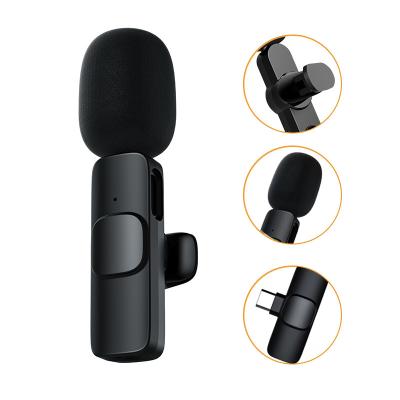 China Video Mic Microphone For Sing Studio 2.4G Lavalier Microphone Portable Wireless Christmas Microphone System Lavalier Recording For iPhone for sale