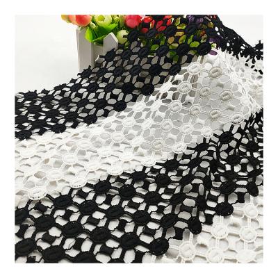 China Breathable Luxury Classic Design Guipure Yarn Dyed Water Soluable Embroidery Lace Fabric For Women Dress for sale