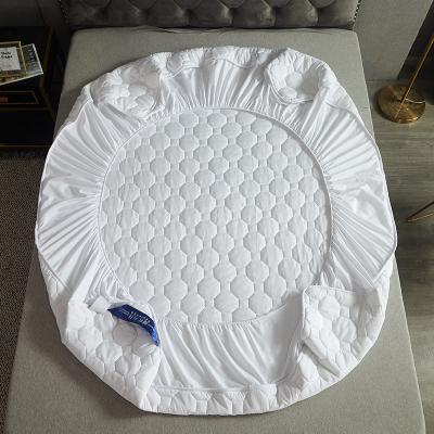 China Hotel Waterproof White Bedspread Custom Size 360 ​​Degree Package Bedspread Waterproof for sale