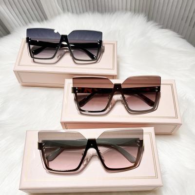 China Luxury Oversized Rimless Sunglasses Big Frame Gradient Fashion Sun Glasses Women Trendy Sun Glasses for sale