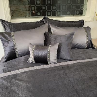 China Comfortable Cut Velvet Bedspreads Polyester Throw Home Black Comforter Bedding Sets for sale