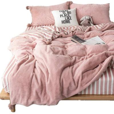 China Pompom Teddy Fleece Bedding Home Quilt Blanket for sale