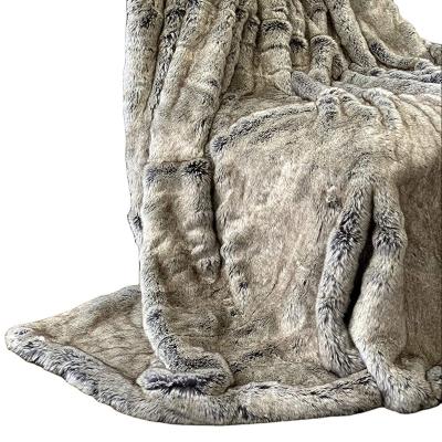 China Luxury Disposable Wolf Faux Fur Throw Blanket for sale