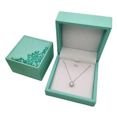 China Custom Logo Embossing Box Pendant Necklace Jewelery Box Packaging OME Leather Jewelry Box PU Embossed Leather Jewelry Box for sale