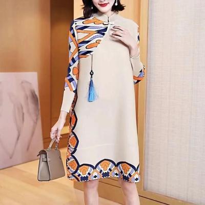 China Retro Fashion 100% Polyester Printing Middle Plus Size Age-Reducing Loose Plus Size Dress Skirts Women Clothing Dress Spring One Larger for sale