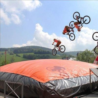 China Freestyle Inflatable Airbag PVC Tarpaulin Hot Sale Stunt Jump Airbag For Bike for sale