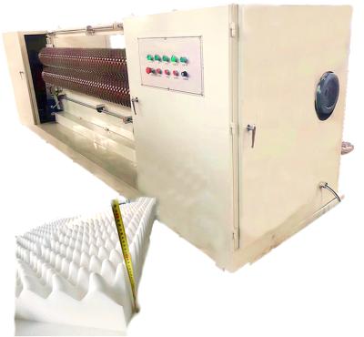 Chine Package industry manufacturer sells direct type LC CTX foam cutting machine sponge pressure cutting machine foam cutting equipment à vendre