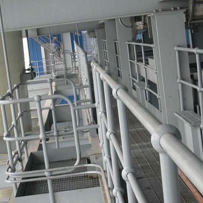 China Industrial Hot Dipped Galvanized Steel Handrail Bracket Railing For Steel Ladder for sale