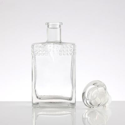 China 500ml 750ml Vodka Liquor Glass Bottle Flat 750ml 100ml Plastic Liquor Bottle With Cap for sale