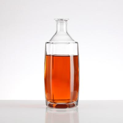 China Custom Logo ECO-Friendly 700ml Clear Bottles for Liquor in Super Flint Glass Material for sale